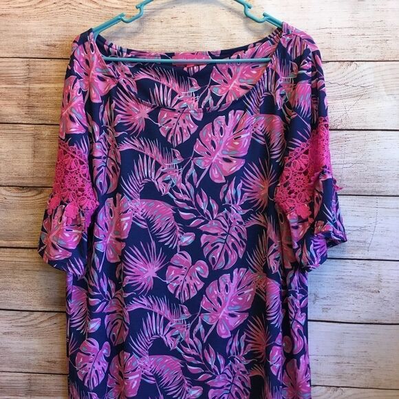 SIMPLY SOUTHERN TOP IN NAVY BLUE AND PINK FLORAL - Picture 2 of 6